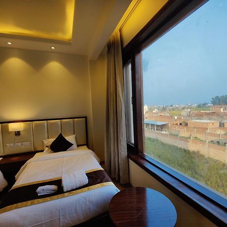 Mds Royal Resort Tulsipur Luaran gambar