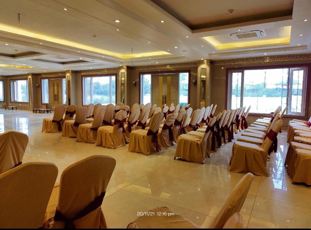 Mds Royal Resort Tulsipur Luaran gambar