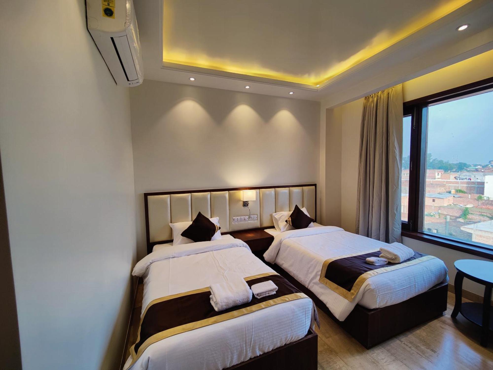 Mds Royal Resort Tulsipur Luaran gambar